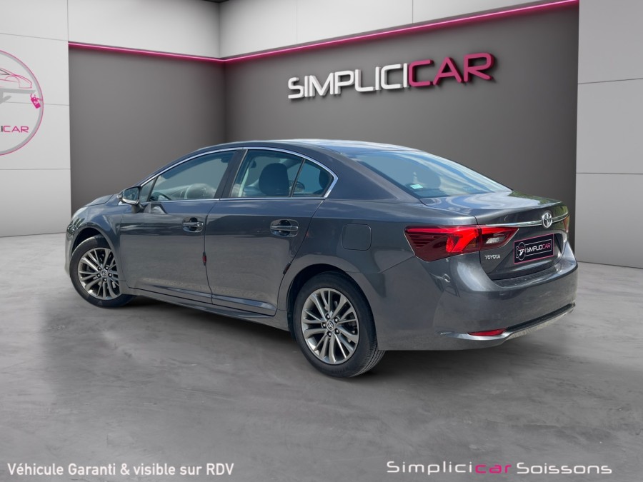 TOYOTA d'occasion AVENSIS A TROIS VOLUMES 2.0 D-4D 143 Dynamic de
