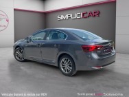 TOYOTA d'occasion AVENSIS A TROIS VOLUMES 2.0 D-4D 143 Dynamic de