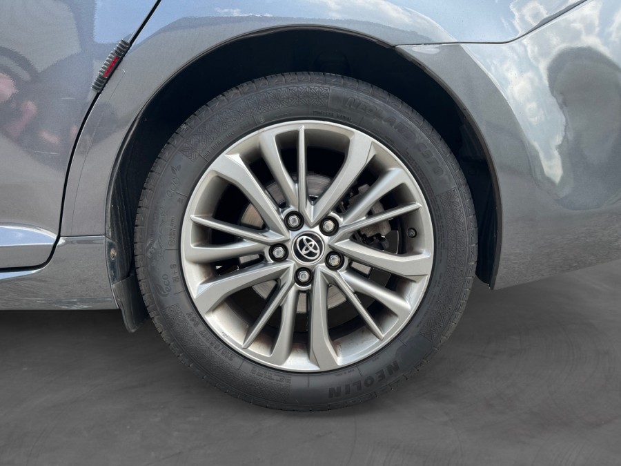 TOYOTA d'occasion AVENSIS A TROIS VOLUMES 2.0 D-4D 143 Dynamic de