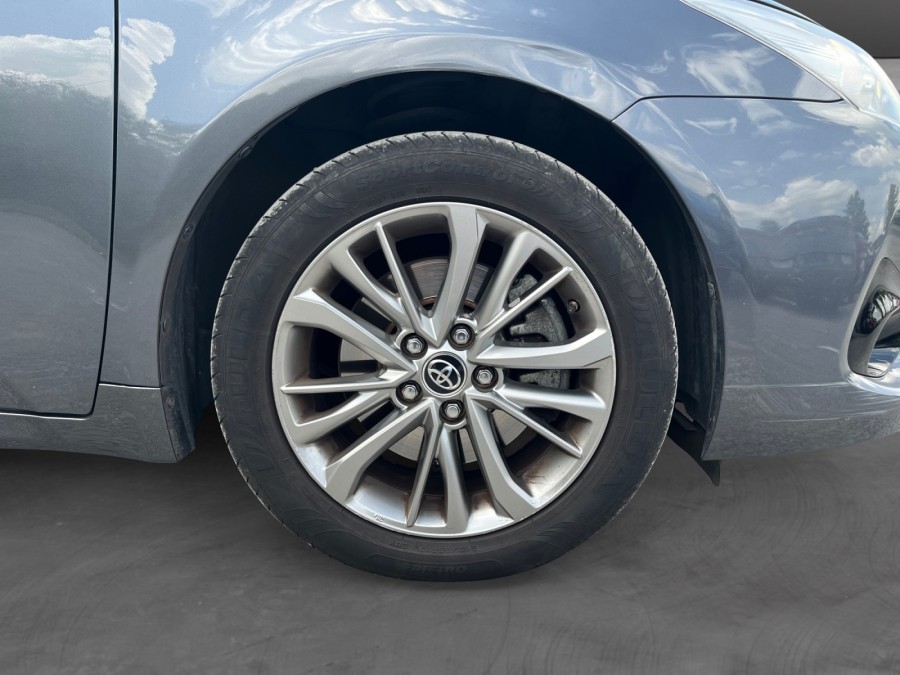 TOYOTA d'occasion AVENSIS A TROIS VOLUMES 2.0 D-4D 143 Dynamic de