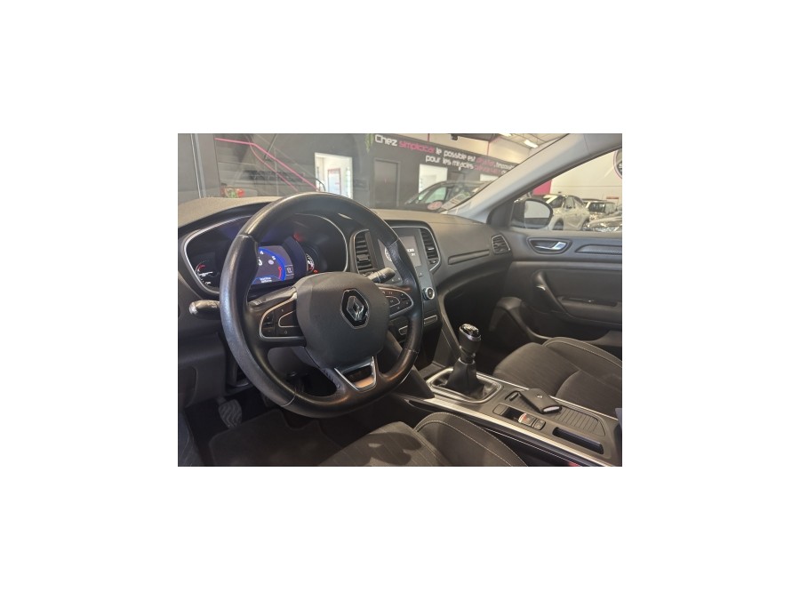 RENAULT d'occasion MEGANE IV BERLINE BICORPS TROIS OU CINQ PORTES