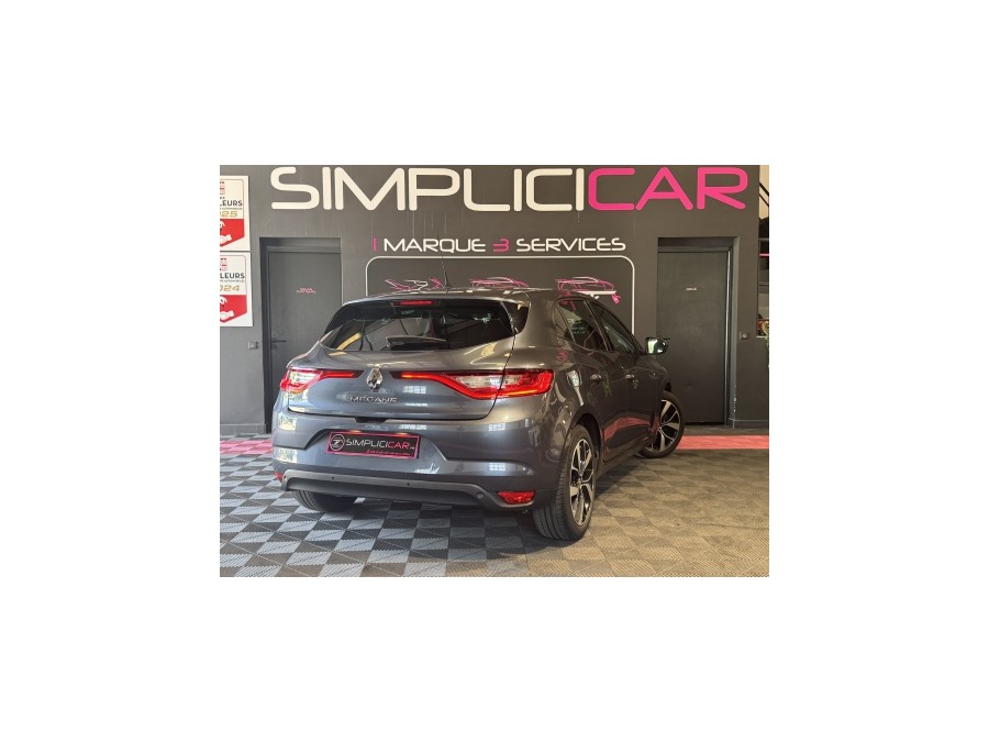RENAULT d'occasion MEGANE IV BERLINE BICORPS TROIS OU CINQ PORTES