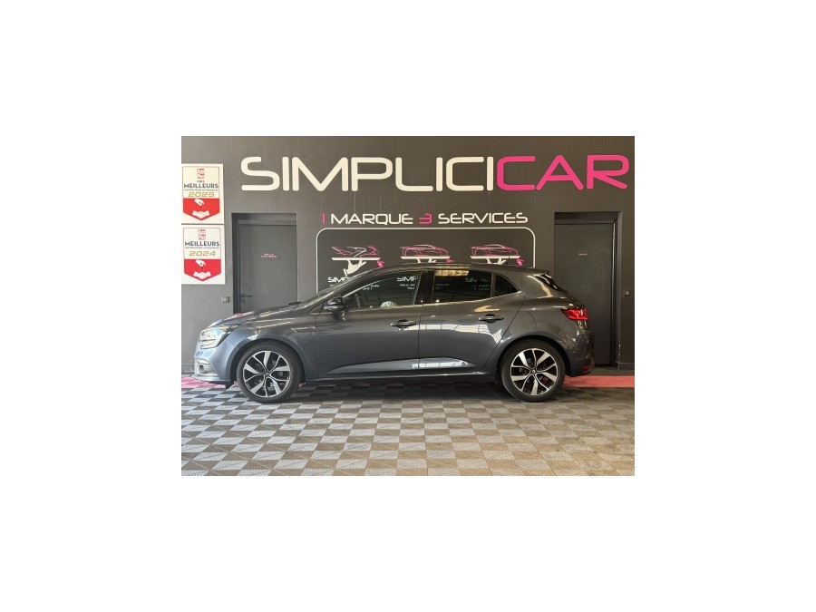 RENAULT d'occasion MEGANE IV BERLINE BICORPS TROIS OU CINQ PORTES