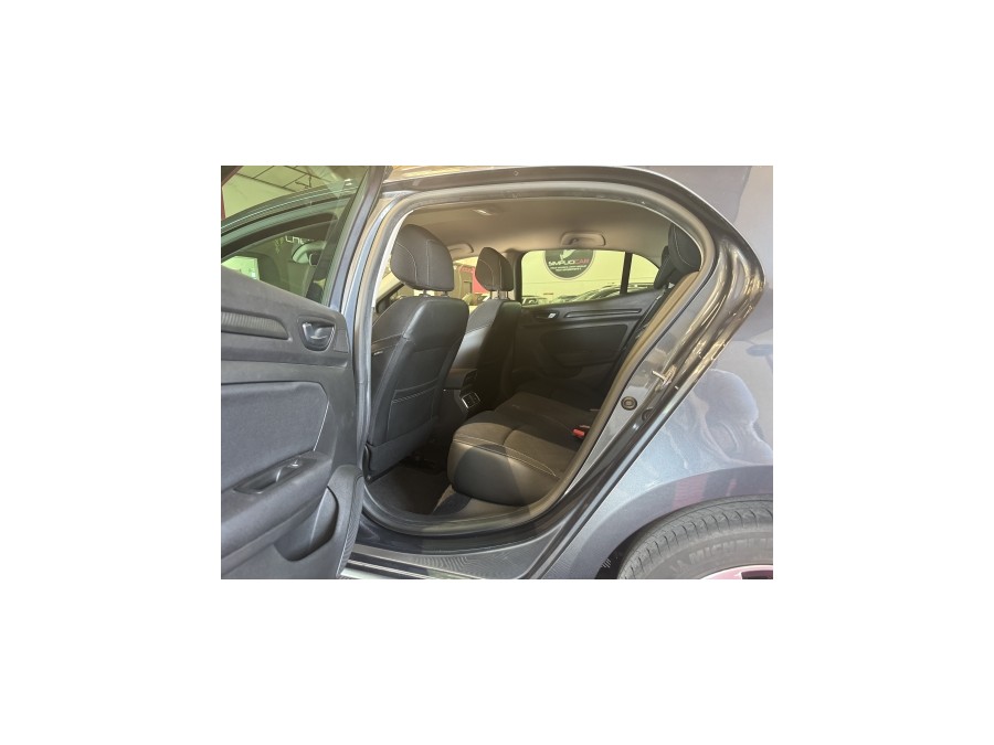 RENAULT d'occasion MEGANE IV BERLINE BICORPS TROIS OU CINQ PORTES