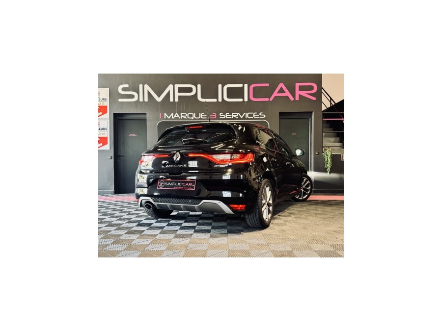 RENAULT d'occasion MEGANE IV BERLINE BICORPS TROIS OU CINQ PORTES