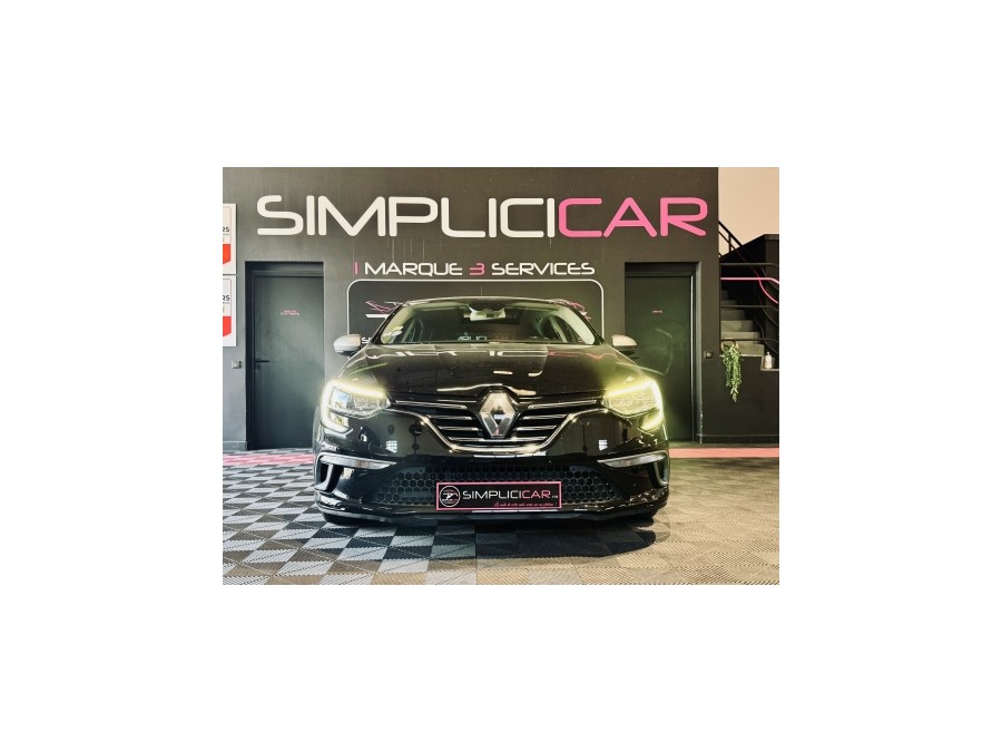 RENAULT d'occasion MEGANE IV BERLINE BICORPS TROIS OU CINQ PORTES