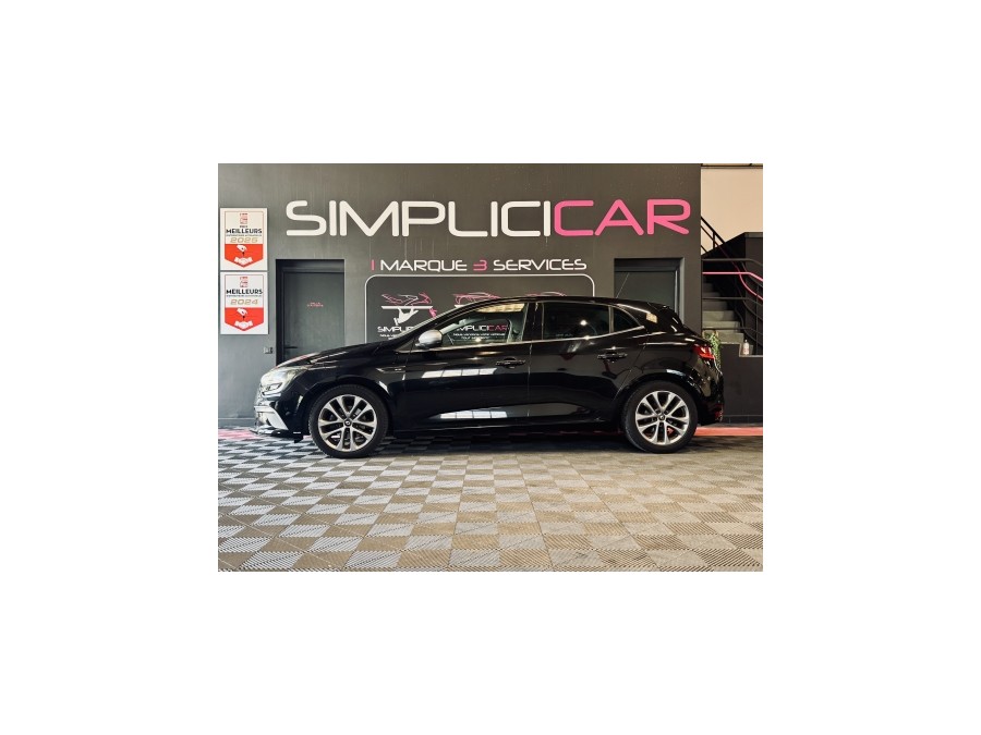 RENAULT d'occasion MEGANE IV BERLINE BICORPS TROIS OU CINQ PORTES