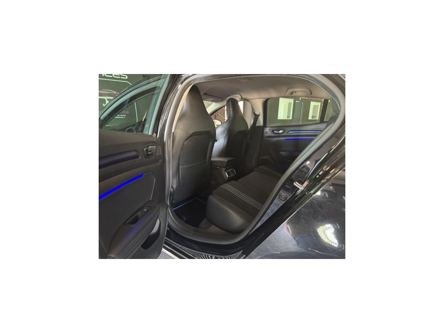 RENAULT d'occasion MEGANE IV BERLINE BICORPS TROIS OU CINQ PORTES