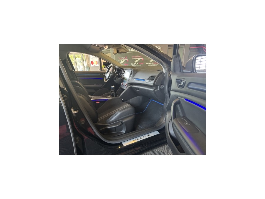 RENAULT d'occasion MEGANE IV BERLINE BICORPS TROIS OU CINQ PORTES