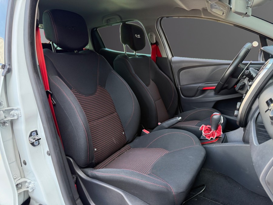 RENAULT d'occasion CLIO IV RS 200 EDC de 2015 Reims Tinqueux (51)﻿