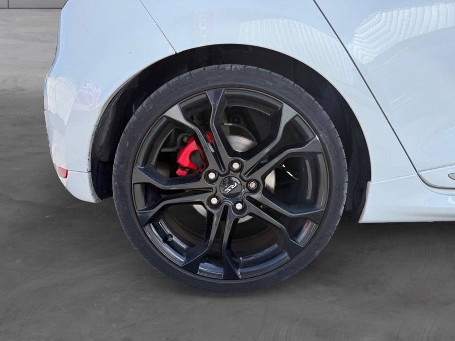 RENAULT d'occasion CLIO IV RS 200 EDC de 2015 Reims Tinqueux (51)﻿