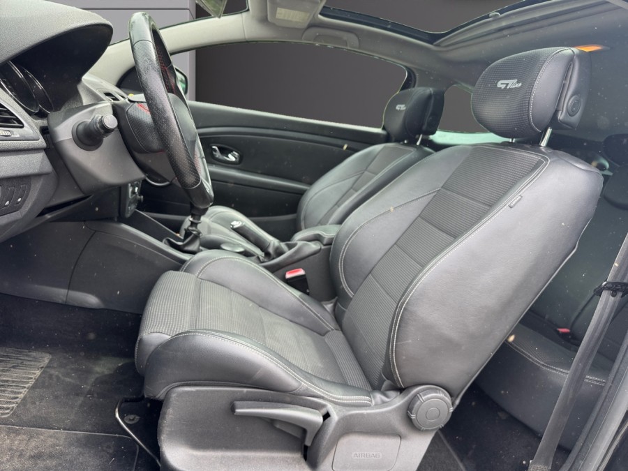 RENAULT d'occasion MEGANE III COUPE 1.5 DCI 110 GT Line de 2012 Osny