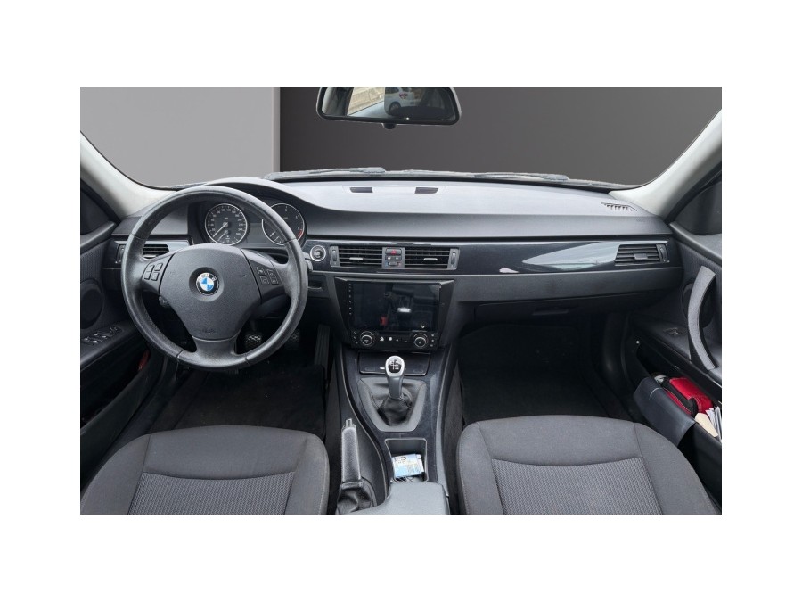 BMW d'occasion SERIE 3 318D EDITION BLACK AND WHITE de 2010 Champigny