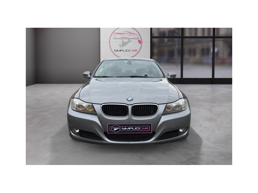 BMW d'occasion SERIE 3 318D EDITION BLACK AND WHITE de 2010 Champigny