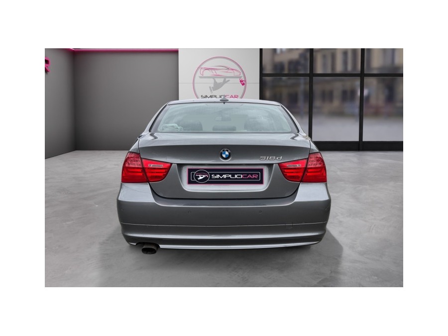 BMW d'occasion SERIE 3 318D EDITION BLACK AND WHITE de 2010 Champigny
