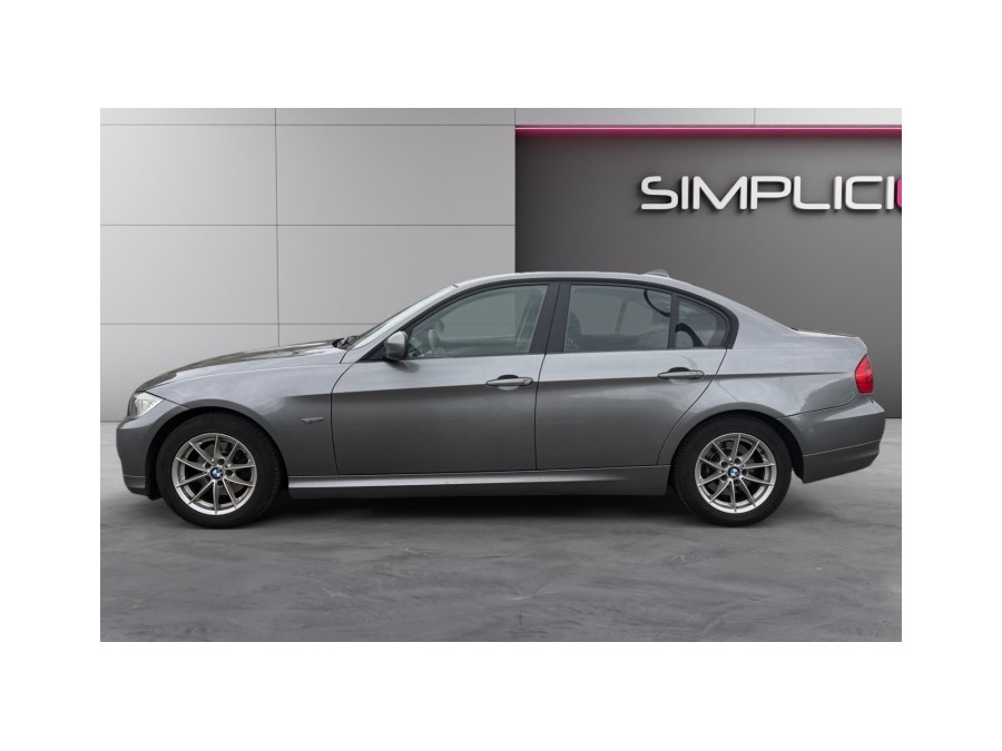 BMW d'occasion SERIE 3 318D EDITION BLACK AND WHITE de 2010 Champigny