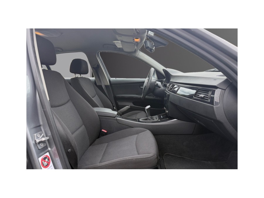 BMW d'occasion SERIE 3 318D EDITION BLACK AND WHITE de 2010 Champigny