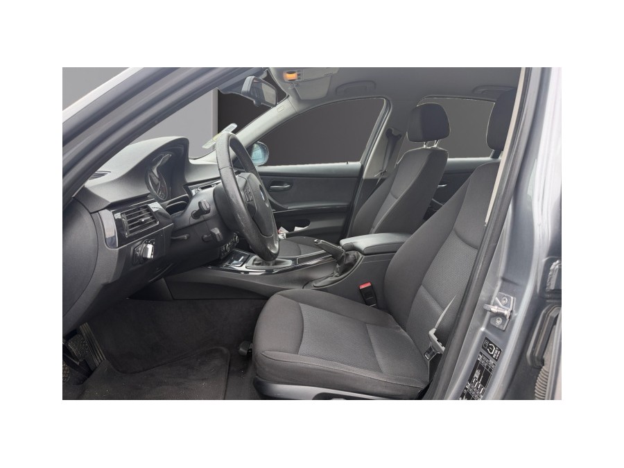 BMW d'occasion SERIE 3 318D EDITION BLACK AND WHITE de 2010 Champigny