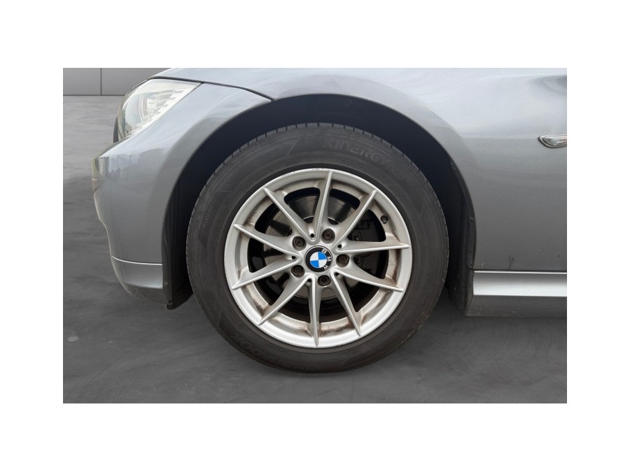 BMW d'occasion SERIE 3 318D EDITION BLACK AND WHITE de 2010 Champigny