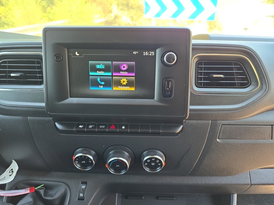 RENAULT d'occasion MASTER III FOURGON CA F3500 L2H2 DCI 150 CONFORT
