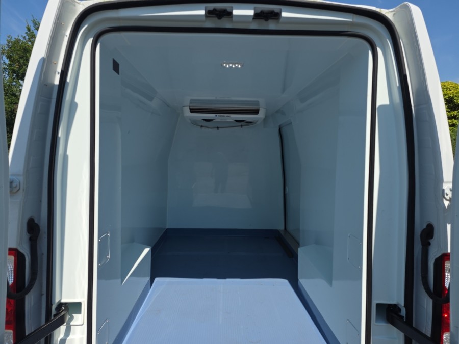 RENAULT d'occasion MASTER III FOURGON CA F3500 L2H2 DCI 150 CONFORT