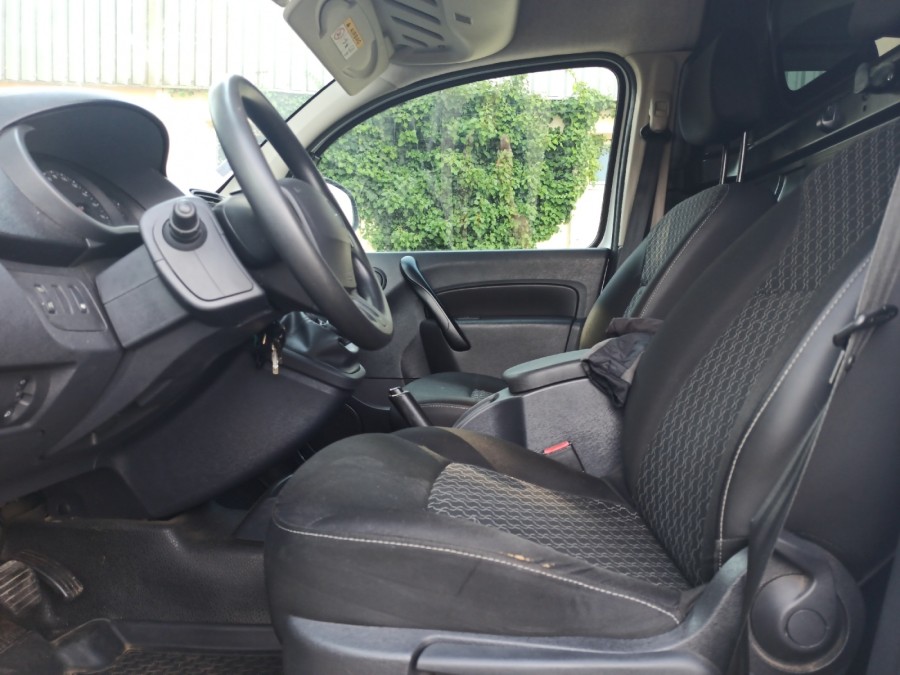 RENAULT d'occasion KANGOO EXPRESS 1.5 DCI 75 PRO+ de 2016 Brest (29)﻿