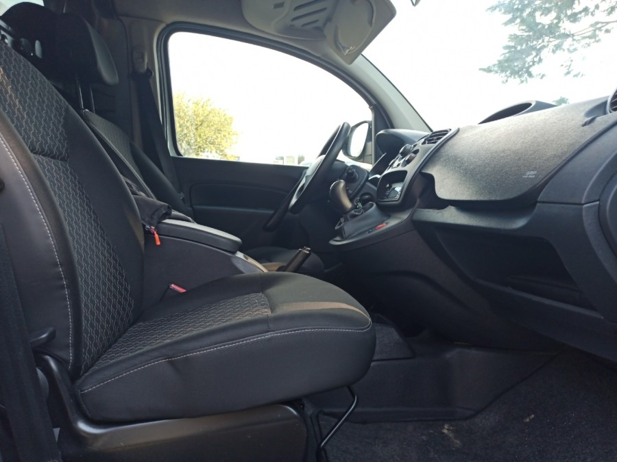 RENAULT d'occasion KANGOO EXPRESS 1.5 DCI 75 PRO+ de 2016 Brest (29)﻿