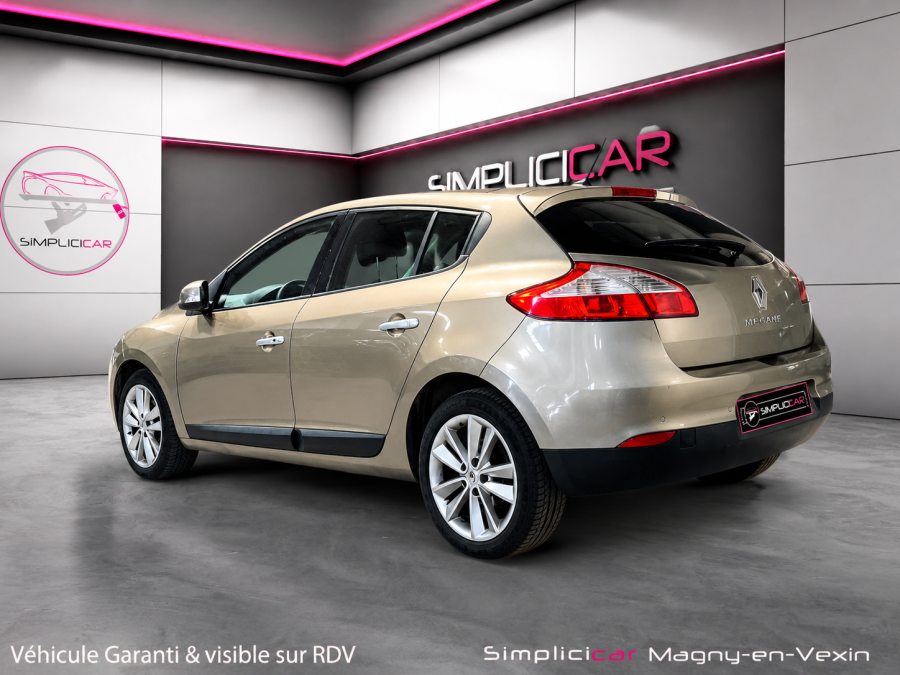 RENAULT d'occasion MEGANE III BERLINE BICORPS TROIS OU CINQ PORTES