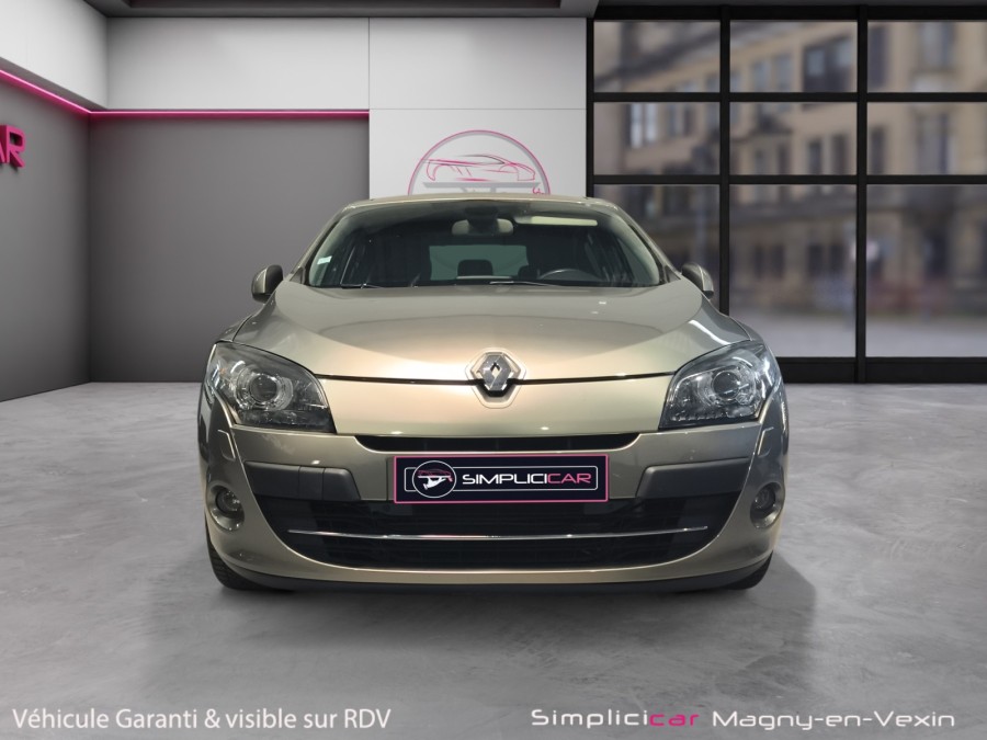 RENAULT d'occasion MEGANE III BERLINE BICORPS TROIS OU CINQ PORTES