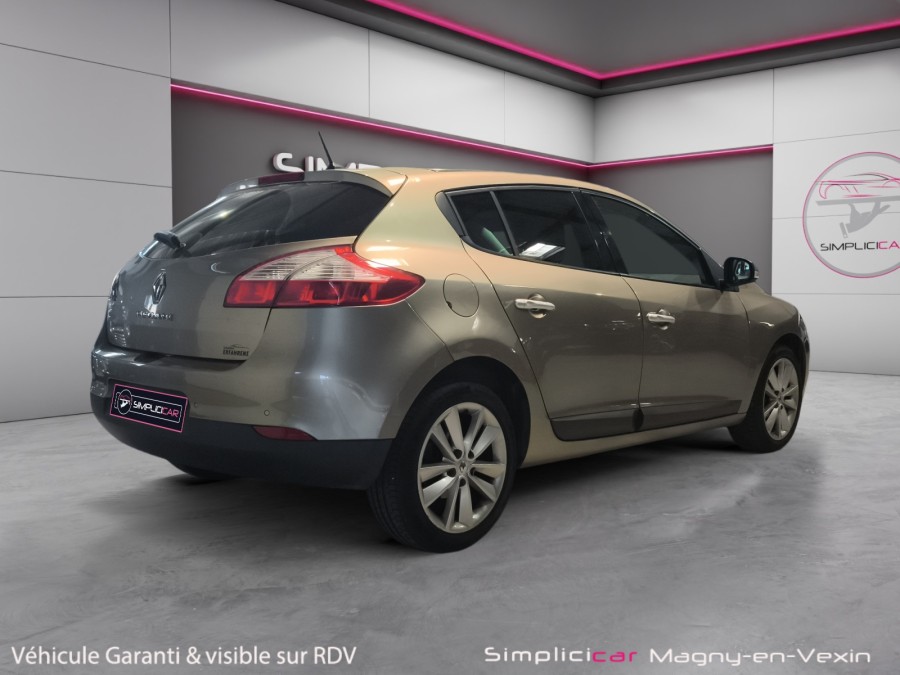 RENAULT d'occasion MEGANE III BERLINE BICORPS TROIS OU CINQ PORTES