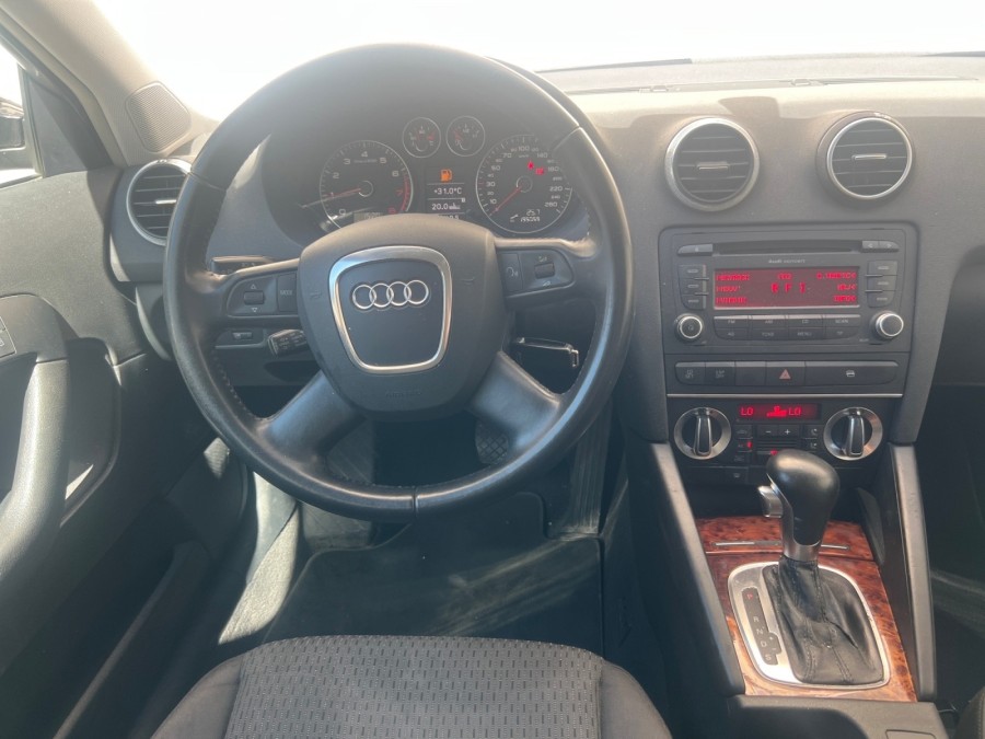 AUDI d'occasion A3 Sportback 1.6 102 Ambiente DSG7 de 2009 Le Raincy
