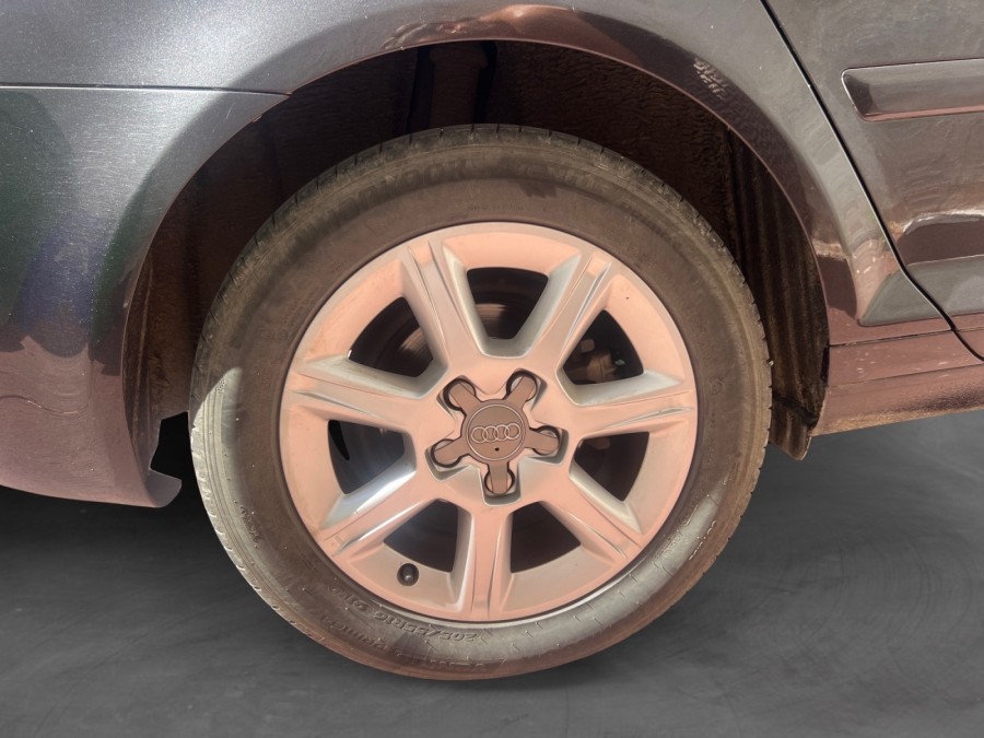 AUDI d'occasion A3 Sportback 1.6 102 Ambiente DSG7 de 2009 Le Raincy