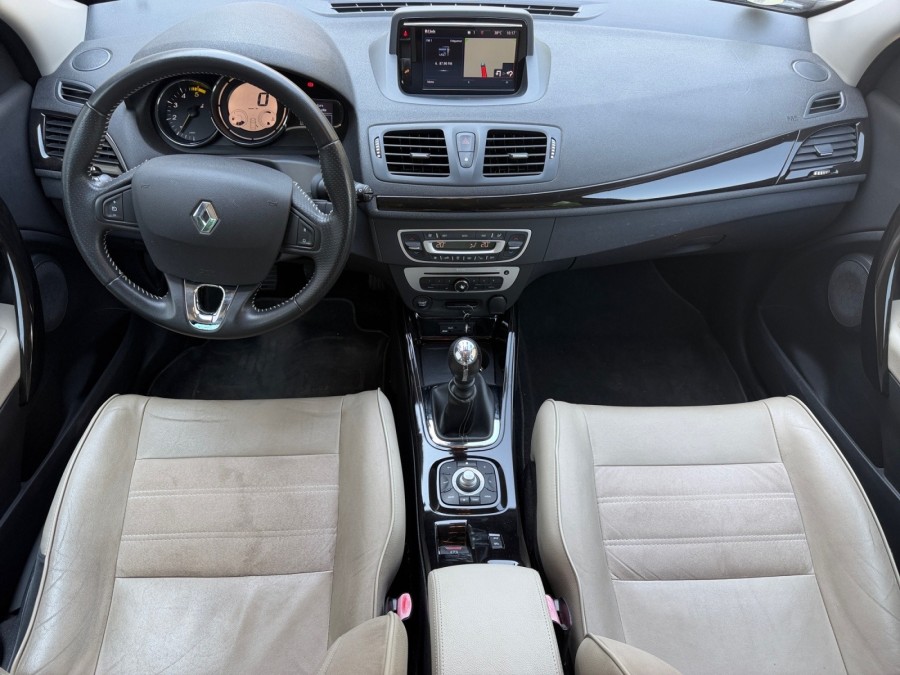 RENAULT d'occasion MEGANE III 1.5 DCI 110 AKAJU de 2014 Salon de
