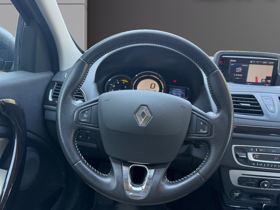 RENAULT d'occasion MEGANE III 1.5 DCI 110 AKAJU de 2014 Salon de