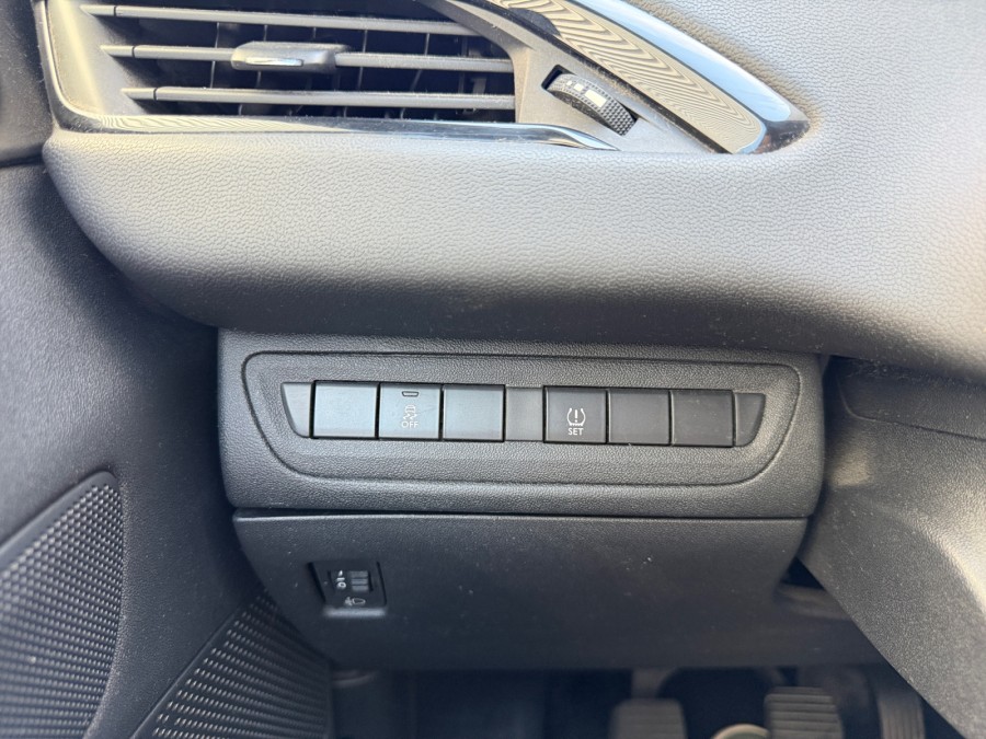 PEUGEOT d'occasion 208 I 1.0 VTI 68 LIKE de 2015 Nîmes (30)﻿
