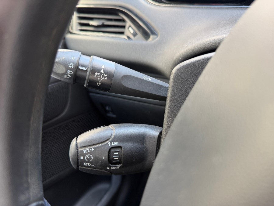 PEUGEOT d'occasion 208 I 1.0 VTI 68 LIKE de 2015 Nîmes (30)﻿