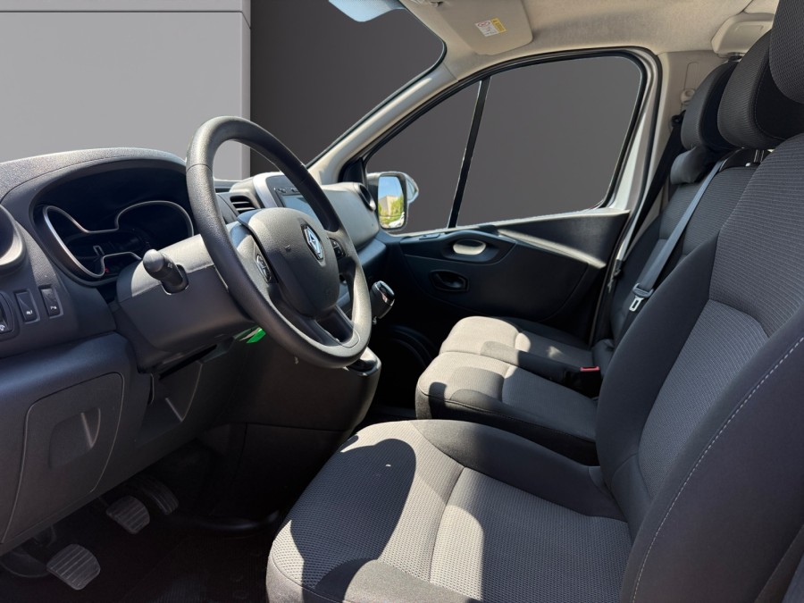 RENAULT d'occasion TRAFIC III AUTOBUS/AUTOCAR COMBI L2H1 2.0 BLUE DCI
