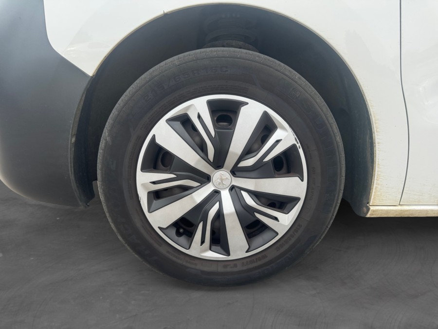 PEUGEOT d'occasion EXPERT FOURGON STANDARD 2.0 BLUE HDI 120 PREMIUM