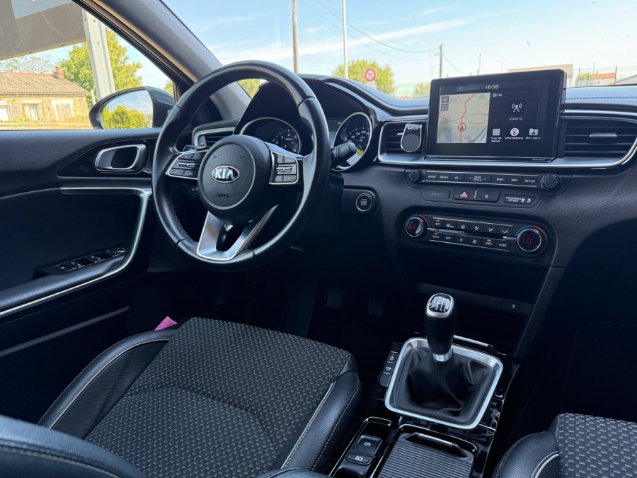 KIA d'occasion CEED 1.0 T-GDI 120 GT LINE de 2019 Poitiers (86)﻿