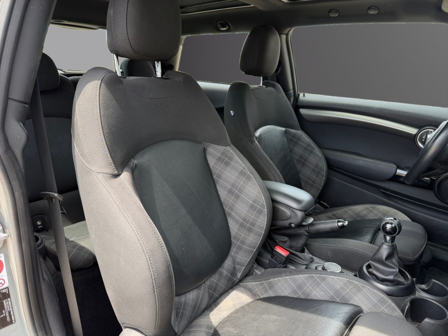 MINI d'occasion MINI COOPER D 116 PACK CHILI de 2015 Orleans (45)﻿