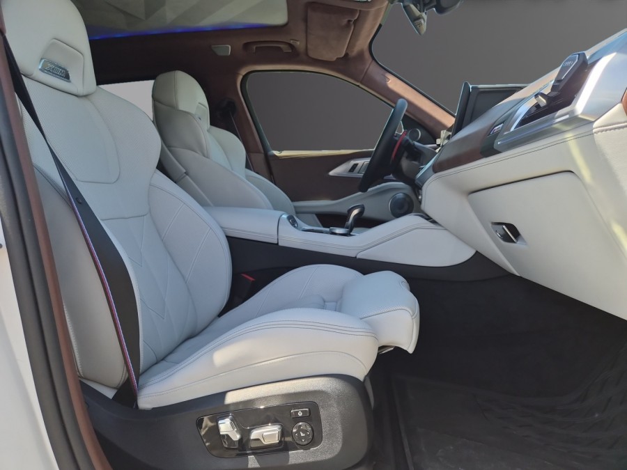 BMW d'occasion XM 3.0 PHEV 50e 30 kWh de 2025 Frejus (83)﻿