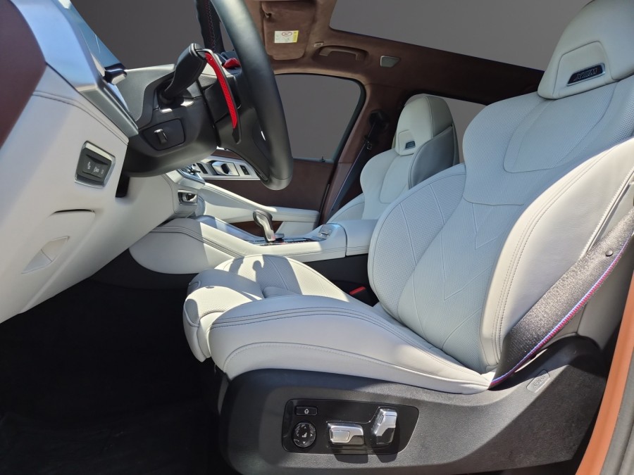 BMW d'occasion XM 3.0 PHEV 50e 30 kWh de 2025 Frejus (83)﻿
