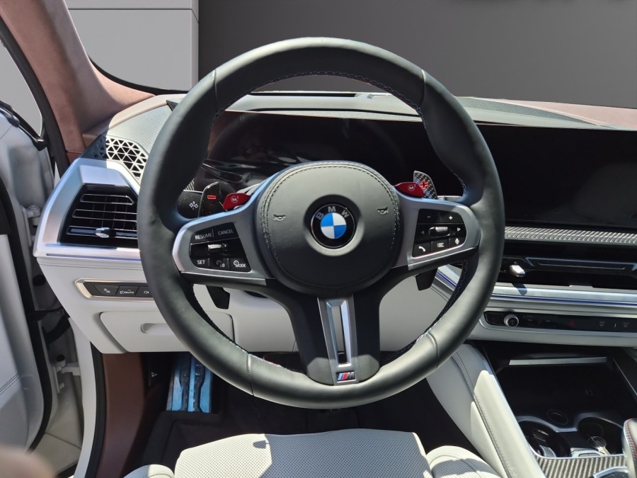 BMW d'occasion XM 3.0 PHEV 50e 30 kWh de 2025 Frejus (83)﻿