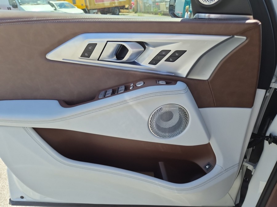 BMW d'occasion XM 3.0 PHEV 50e 30 kWh de 2025 Frejus (83)﻿