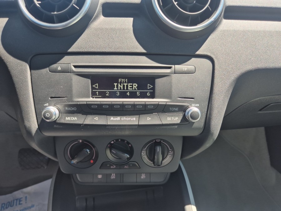 AUDI d'occasion A1 1.4 TFSI 122cv Ambition S TRONIC de 2011 Royan