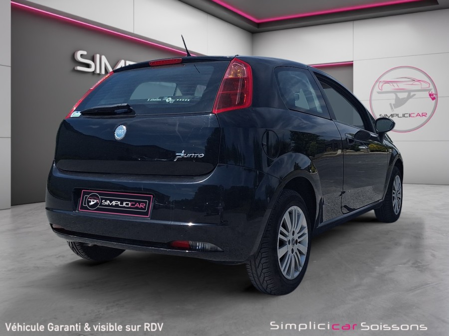 FIAT d'occasion GRANDE PUNTO 1.4 8V 77 DYNAMIC de 2007 Soissons (02)﻿