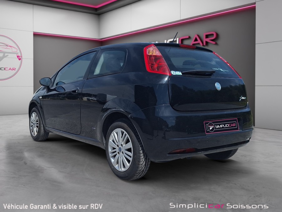 FIAT d'occasion GRANDE PUNTO 1.4 8V 77 DYNAMIC de 2007 Soissons (02)﻿