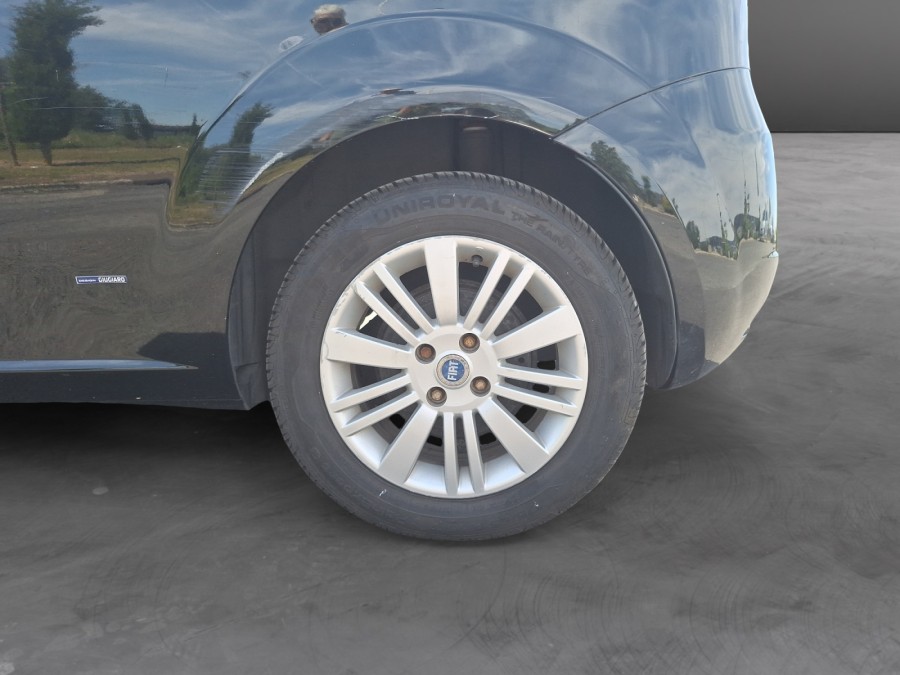 FIAT d'occasion GRANDE PUNTO 1.4 8V 77 DYNAMIC de 2007 Soissons (02)﻿