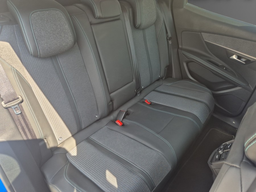 PEUGEOT d'occasion 3008 PEUGEOT 3008 HYBRID 225 Allure PACK E-EAT 8