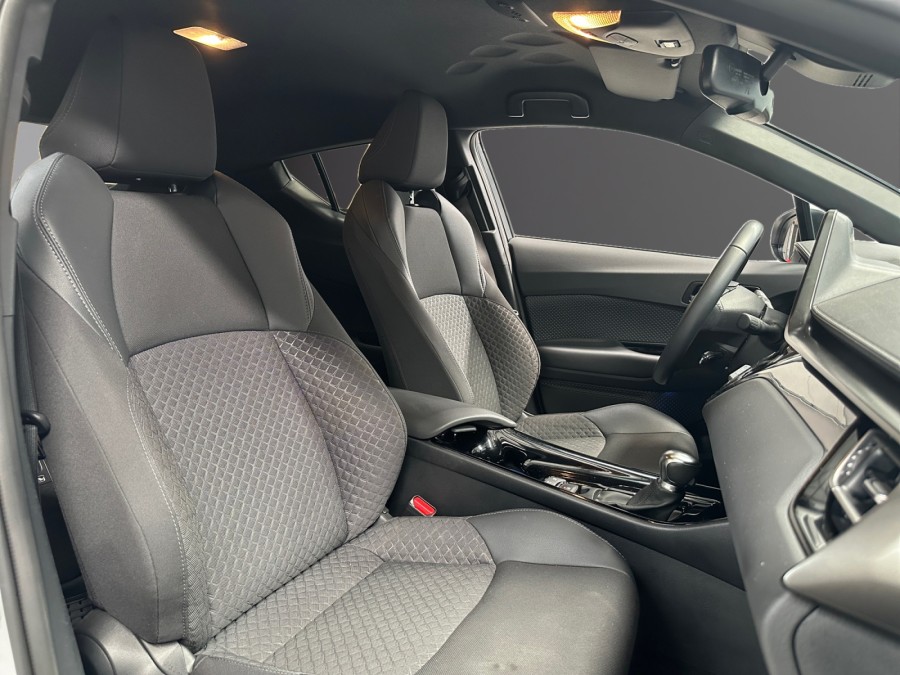 TOYOTA d'occasion C-HR 1.8 122H DESIGN de 2023 Lorient (56)﻿